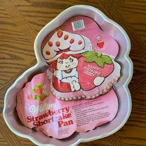 Vintage Strawberry Shortcake Cake Pan